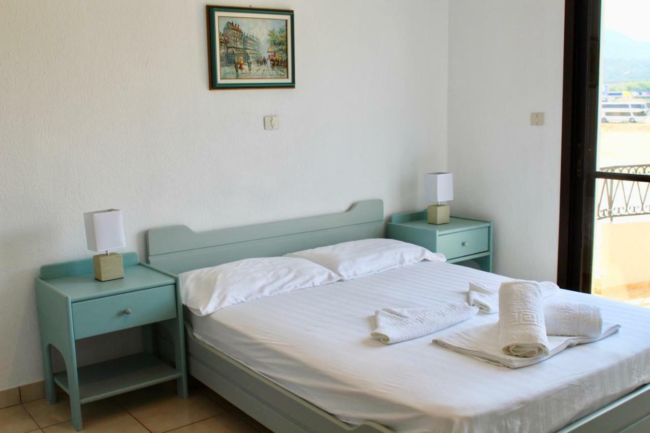 Villa Virozi Sarti Exteriör bild